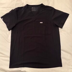 Figs Men's Classic Black V-Neck Tee